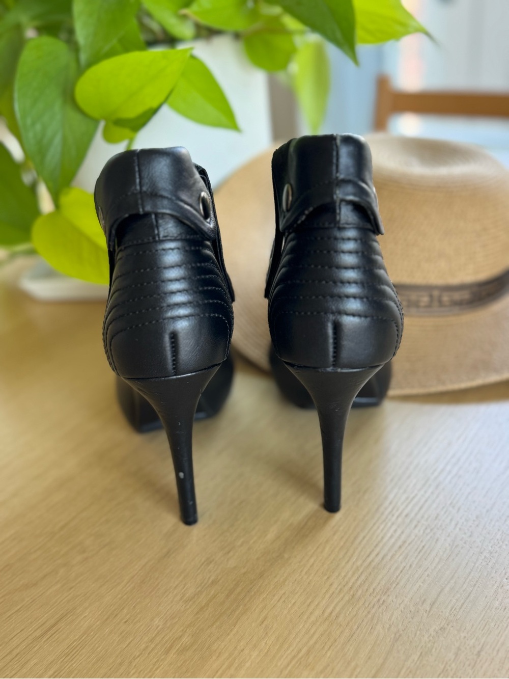 Alexander McQueen Black Leather Peep-Toe Stiletto Ankle Booties - Picture 7 of 17